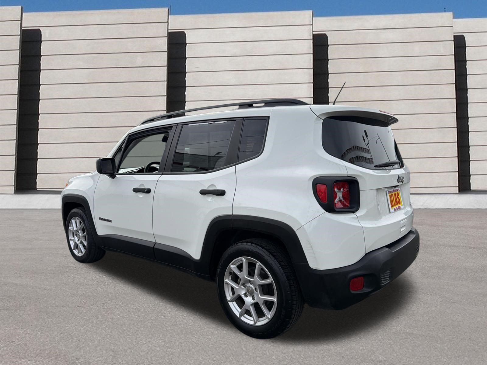 Used 2020 Jeep Renegade Sport w/ Sport Appearance Group FWD image 3