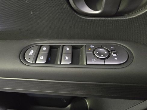 New 2025 Hyundai Ioniq 5 SE image 9