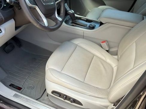 Used 2017 GMC Acadia SLT FWD image 10