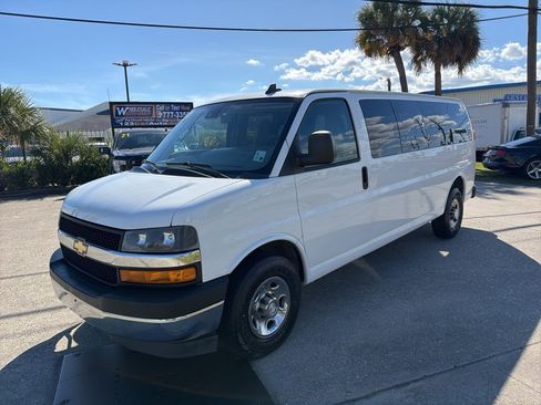 Used 2019 Chevrolet Express 3500 LT w/ LT Preferred Equipment Group image 6