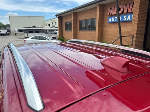 Used 2021 Chevrolet Equinox Premier FWD image 9