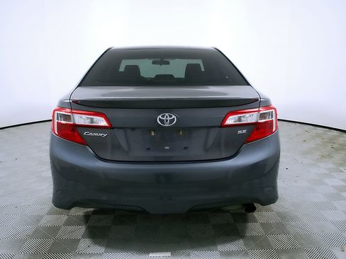 Used 2014 Toyota Camry SE image 9