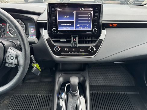 Used 2022 Toyota Corolla LE image 11