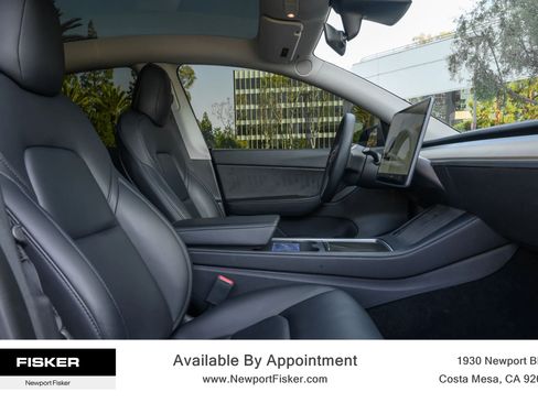 Used 2021 Tesla Model Y Long Range AWD/4WD image 24