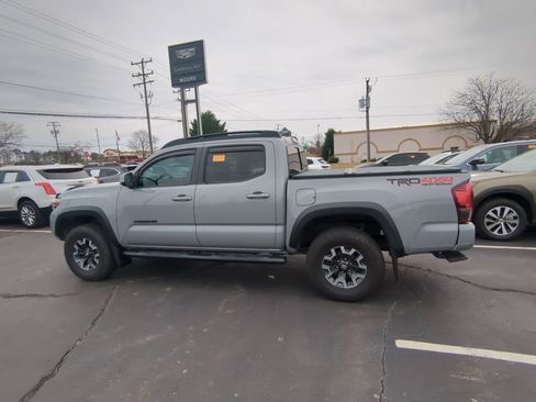 Used 2019 Toyota Tacoma TRD Off-Road w/ TRD Premium Off Road Package image 9