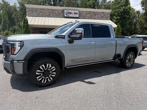 Used 2024 GMC Sierra 2500 Denali Ultimate AWD/4WD image 1