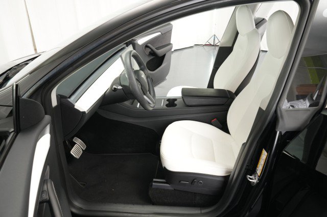Used 2023 Tesla Model Y Performance AWD/4WD image 23