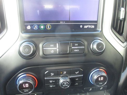 Used 2019 Chevrolet Silverado 1500 LT w/ Texas Edition image 14