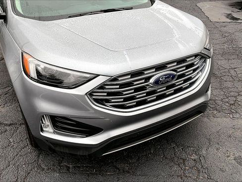 Used 2022 Ford Edge SEL w/ Convenience Package image 3