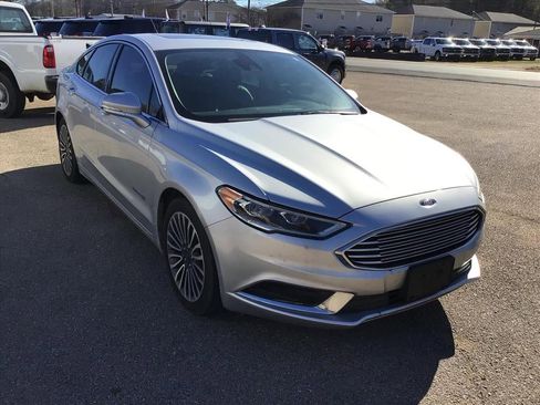 Used 2018 Ford Fusion SE w/ Equipment Group 602A image 8