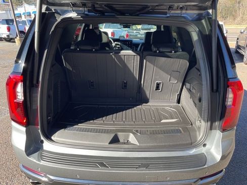 New 2026 GMC Yukon AT4 w/ AT4 Premium Package image 32