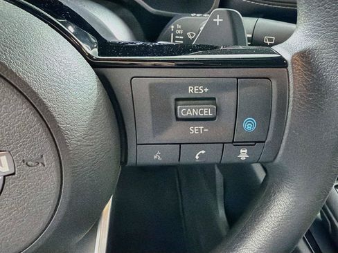 Used 2023 Nissan Rogue SV AWD/4WD image 41