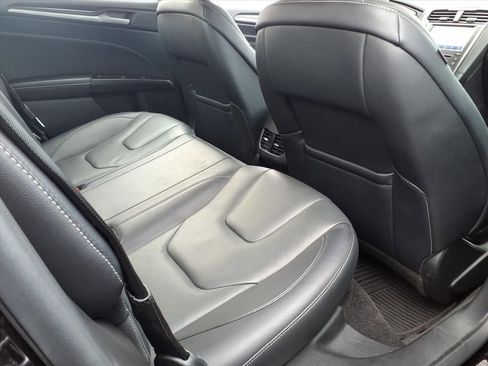 Used 2019 Ford Fusion Energi Titanium image 9