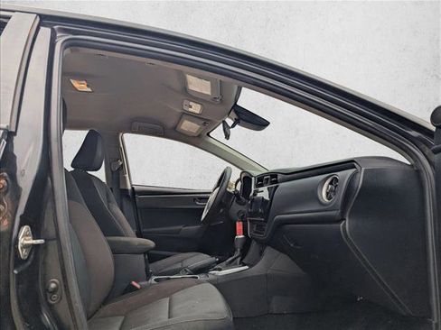 Used 2017 Toyota Corolla LE image 15