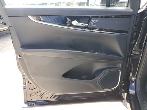 Certified 2022 Lincoln Nautilus FWD image 16