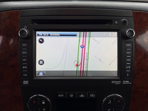 Used 2013 Chevrolet Avalanche LTZ AWD/4WD image 31