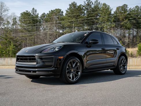 Used 2022 Porsche Macan Base w/ Premium Package Plus image 3