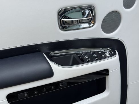 Used 2018 Rolls-Royce Ghost RWD image 9