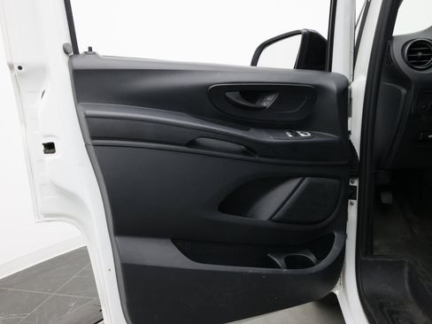 Used 2018 Mercedes-Benz Metris image 11