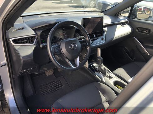 Used 2023 Toyota Corolla Cross AWD Hybrid image 11