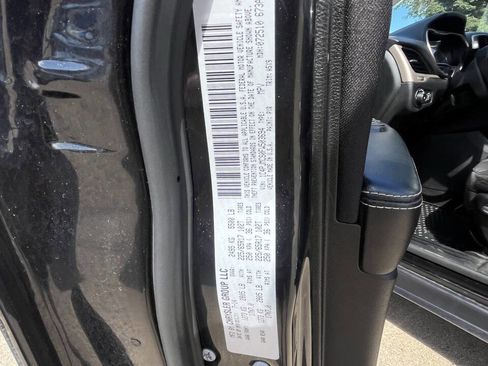 Used 2015 Jeep Cherokee Latitude w/ Cold Weather Group image 31