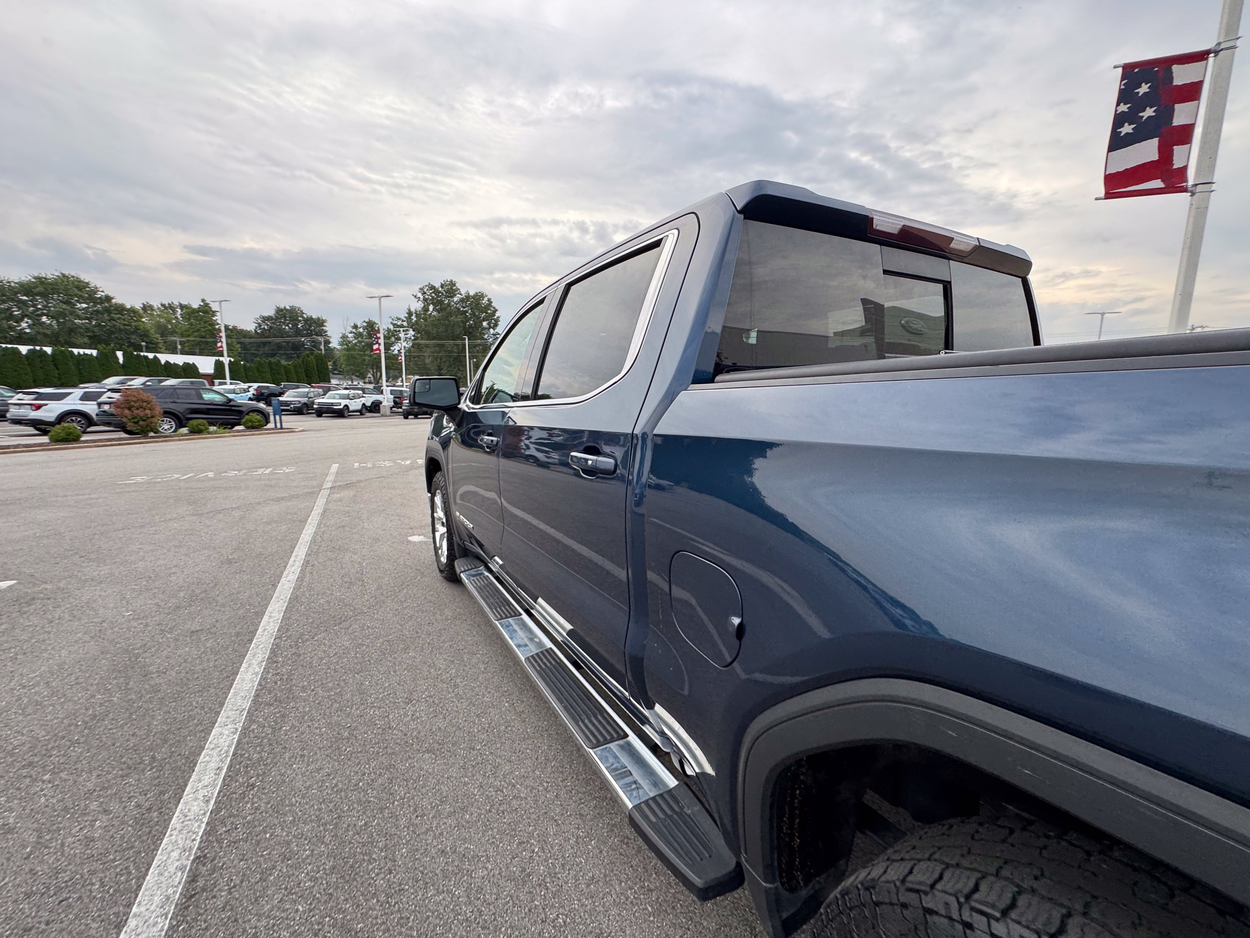 Used 2019 GMC Sierra 1500 SLE w/ SLE Value Package AWD/4WD image 23
