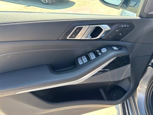 Used 2023 BMW X7 xDrive40i w/ M Sport Package image 15