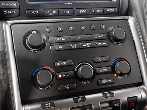 Used 2010 Nissan GT-R Premium image 39