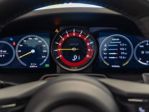 Certified 2024 Porsche 911 GT3 RWD image 18