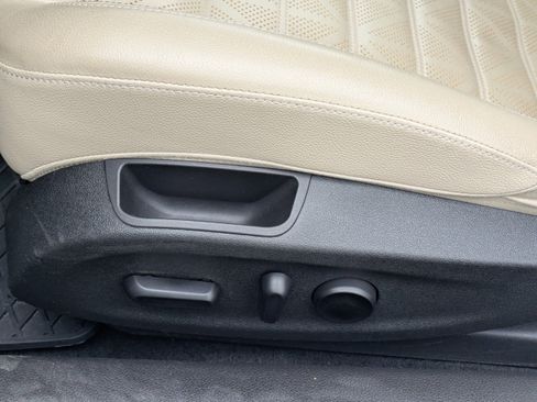 Used 2017 Buick Cascada Premium image 23