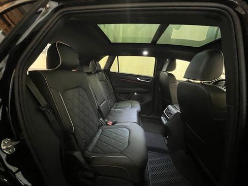 Used 2024 Volkswagen Atlas Cross Sport SEL Premium R-Line AWD/4WD image 25