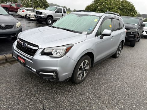 Used 2018 Subaru Forester 2.5i Limited AWD/4WD image 5