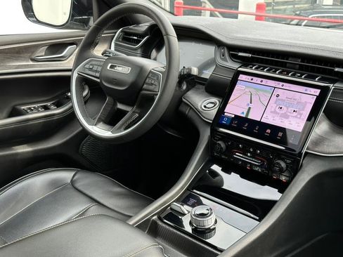 Used 2024 Jeep Grand Cherokee L Limited w/ Luxury Tech Group II image 32