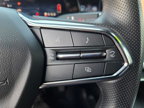 Used 2025 Chevrolet Equinox EV LT FWD image 25