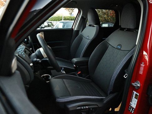 Used 2025 MINI Cooper Countryman S w/ Comfort Package Max image 22