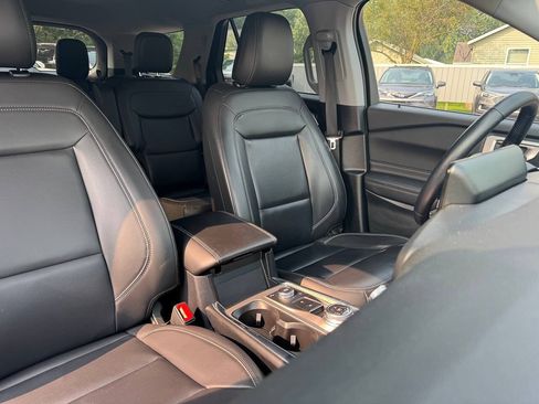 Certified 2021 Ford Explorer XLT w/ Equipment Group 202A AWD/4WD image 37