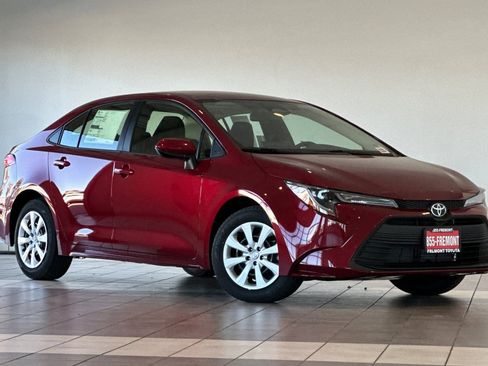 Used 2026 Toyota Corolla LE image 2