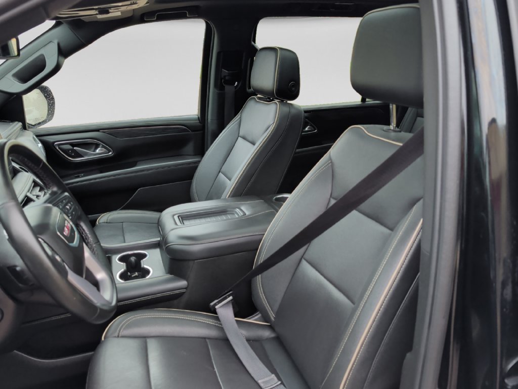 Used 2024 GMC Yukon XL SLT w/ SLT Luxury Package AWD/4WD image 17