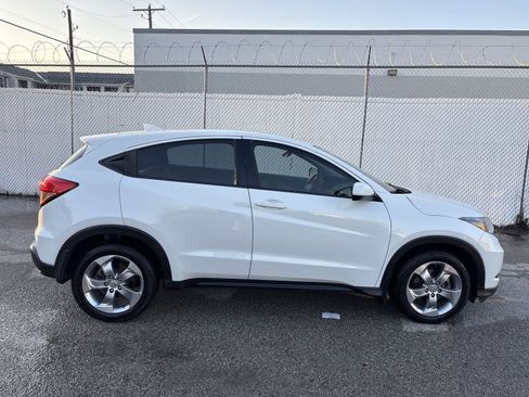 Used 2018 Honda HR-V LX image 23