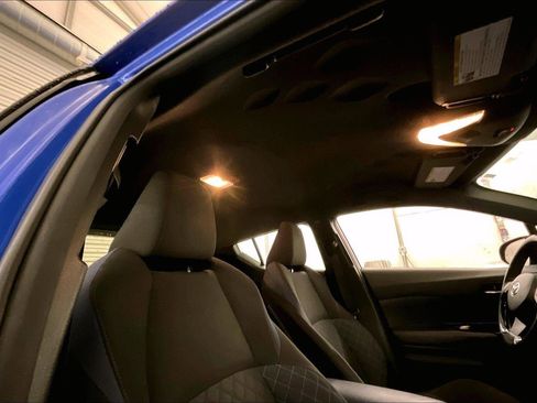 Used 2020 Toyota C-HR XLE image 21