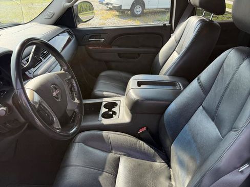 Used 2010 GMC Sierra 1500 SLT w/ SLT Convenience Package AWD/4WD image 5