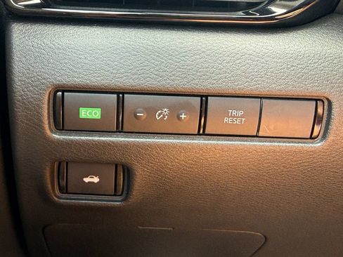 Used 2025 Nissan Sentra SV FWD image 19