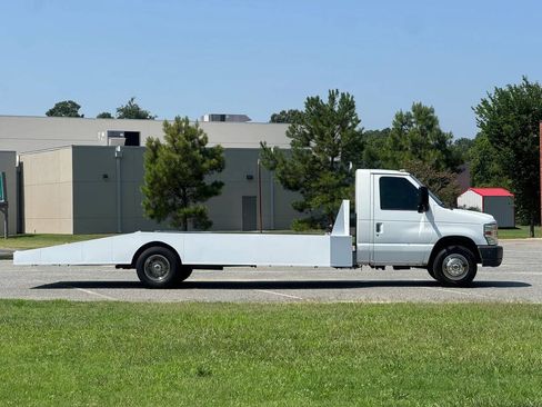 Used 2011 Ford E-450 and Econoline 450 Super Duty RWD image 6