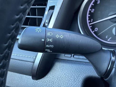 Used 2023 Toyota Camry SE image 27