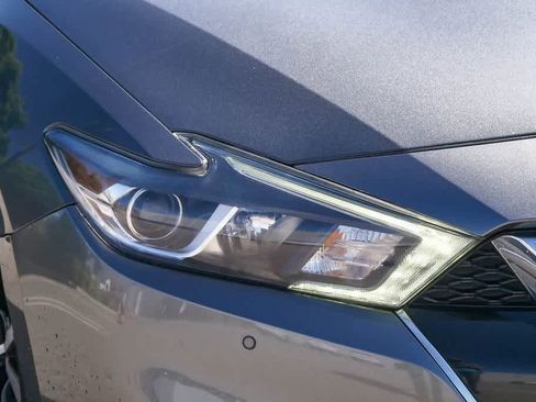 Used 2018 Nissan Maxima Platinum image 4
