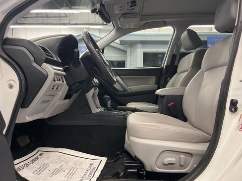Used 2016 Subaru Forester 2.5i Touring w/ Eyesight & Navigation System image 11