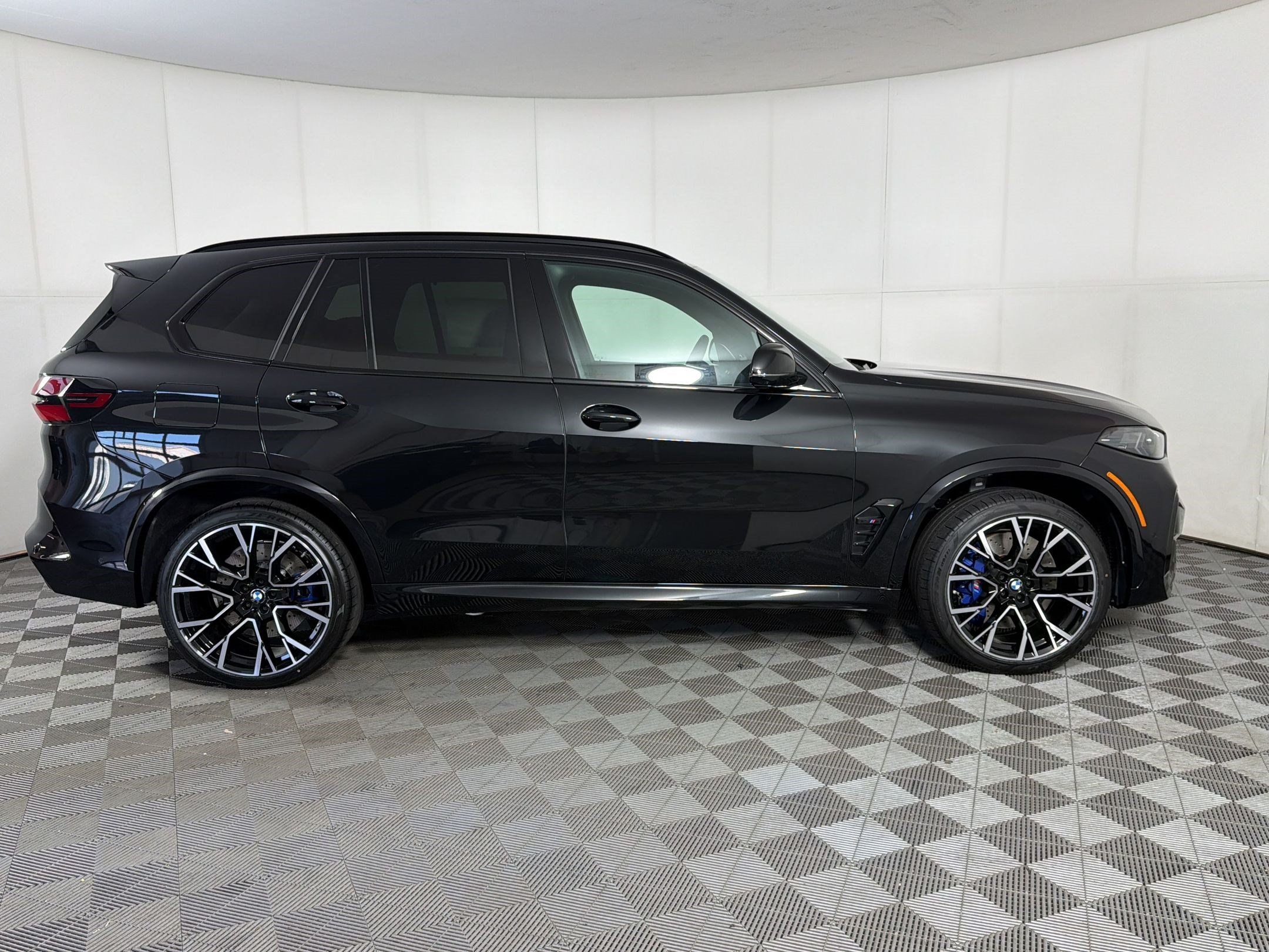 New 2026 BMW X5 M Competition w/ Executive Package AWD/4WD image 8