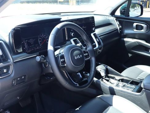 Used 2022 Kia Sorento S FWD image 17