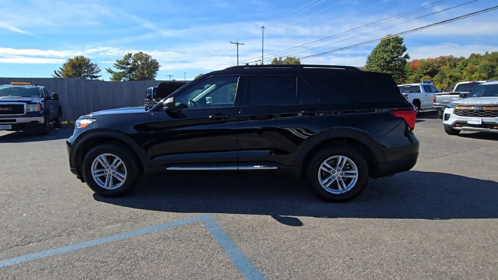 Certified 2021 Ford Explorer XLT w/ Equipment Group 202A AWD/4WD image 17