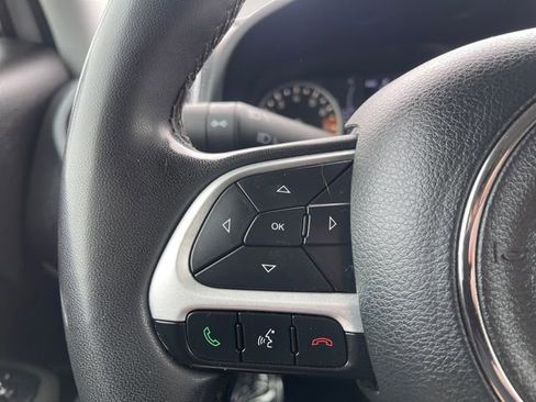 Used 2019 Jeep Renegade Latitude w/ Popular Equipment Group AWD/4WD image 22